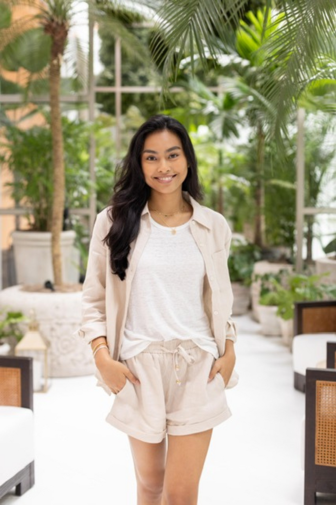 Model wearing the classic linen shirt in oat